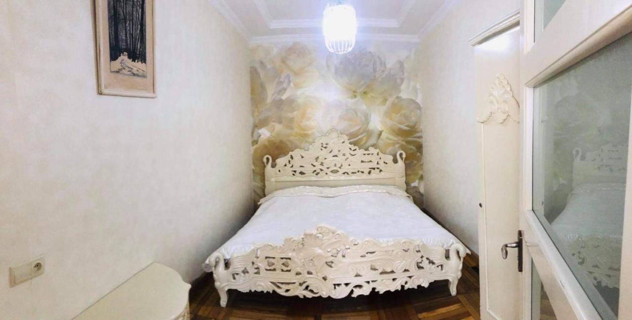 Apartment Near The Sea Batumi Esterno foto